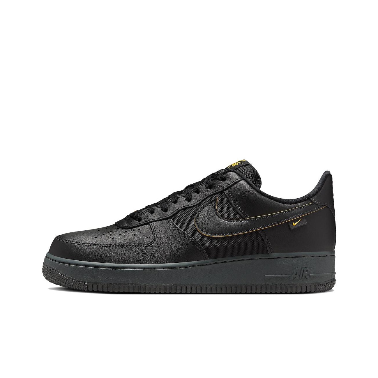 Nike Air Force 1 Low Top Scarp - Nike Shoes Air Force 1 recensione e prezzo
